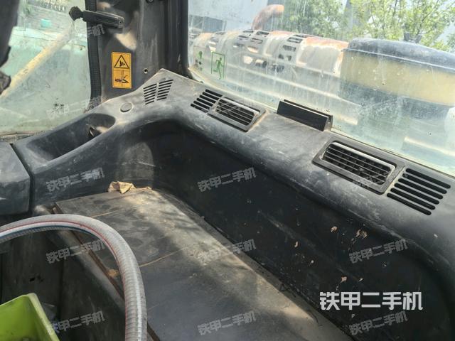 后窗玻璃角標(駕駛室部分) 后窗玻璃角標(駕駛室部分)