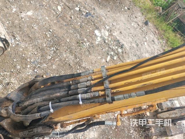 大臂背部俯視(工作和回轉(zhuǎn)裝置) 大臂背部俯視(工作和回轉(zhuǎn)裝置)