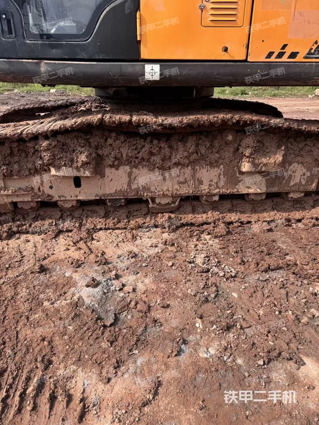 左側履帶整體?(行走機構) 左側履帶整體?(行走機構)