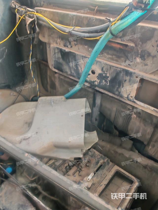 左后方玻璃角标（驾驶室部分）