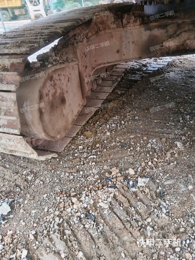 左側(cè)行走馬達(dá)蓋板(行走機(jī)構(gòu)) 左側(cè)行走馬達(dá)蓋板(行走機(jī)構(gòu))