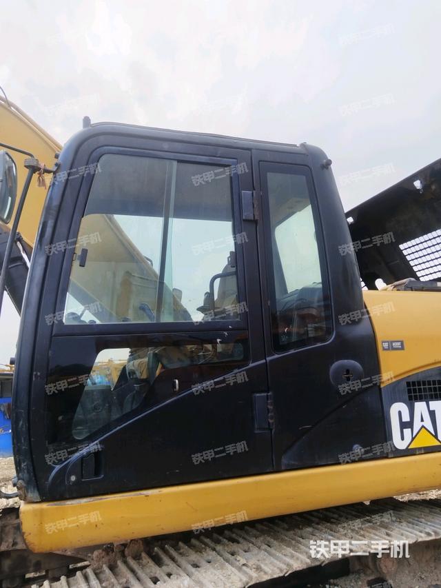 駕駛室正側(cè)(駕駛室部分) 駕駛室正側(cè)(駕駛室部分)