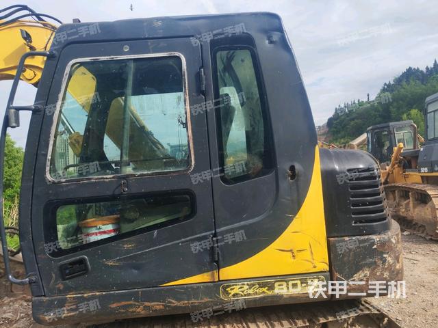  驾驶室正侧（驾驶室部分）