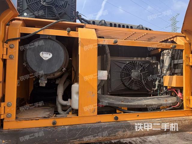 散熱器正面(大件艙室) 散熱器正面(大件艙室)