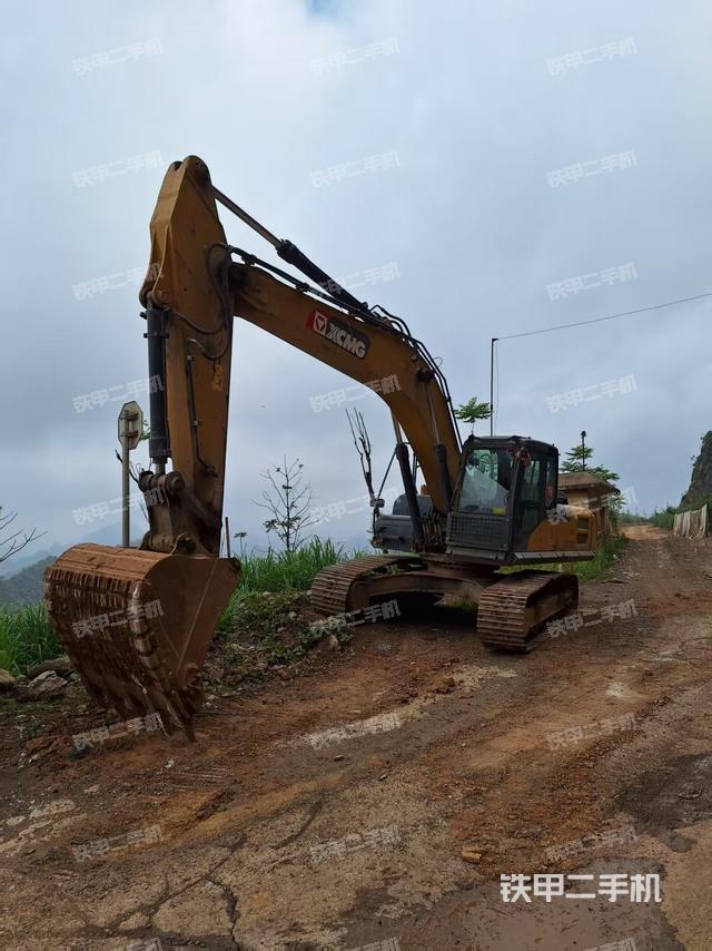 徐工XE270DK挖掘機