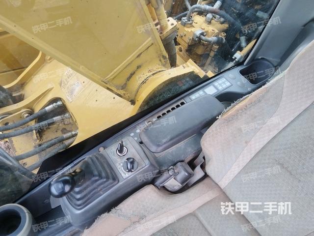 座椅右側(cè)控制臺(tái)/鑰匙門/油門/含右手柄(駕駛室部分) 座椅右側(cè)控制臺(tái)/鑰匙門/油門/含右手柄(駕駛室部分)