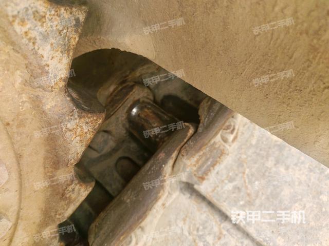 右側(cè)行走馬達蓋板(行走機構(gòu)) 右側(cè)行走馬達蓋板(行走機構(gòu))