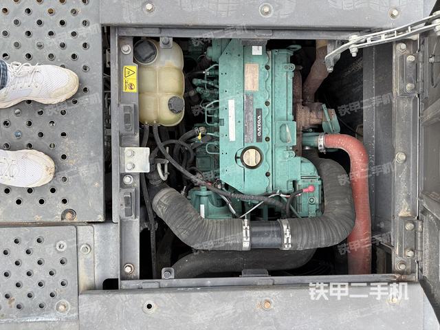 發(fā)動機整體俯視(整機外觀) 發(fā)動機整體俯視(整機外觀)