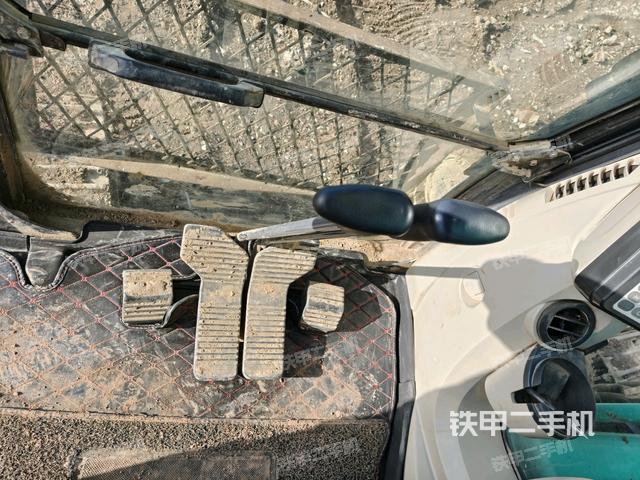 后窗玻璃角標（駕駛室部分）