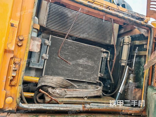 散热器正面(大件舱室) 散热器正面(大件舱室)