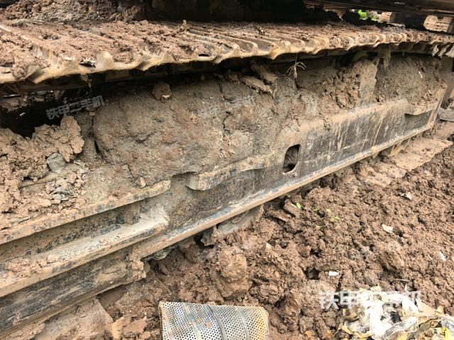 右侧履带整体(行走机构) 右侧履带整体(行走机构)