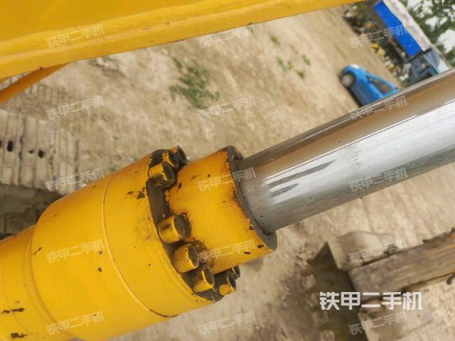 大臂油缸整體?豎拍(工作和回轉(zhuǎn)裝置) 大臂油缸整體?豎拍(工作和回轉(zhuǎn)裝置)