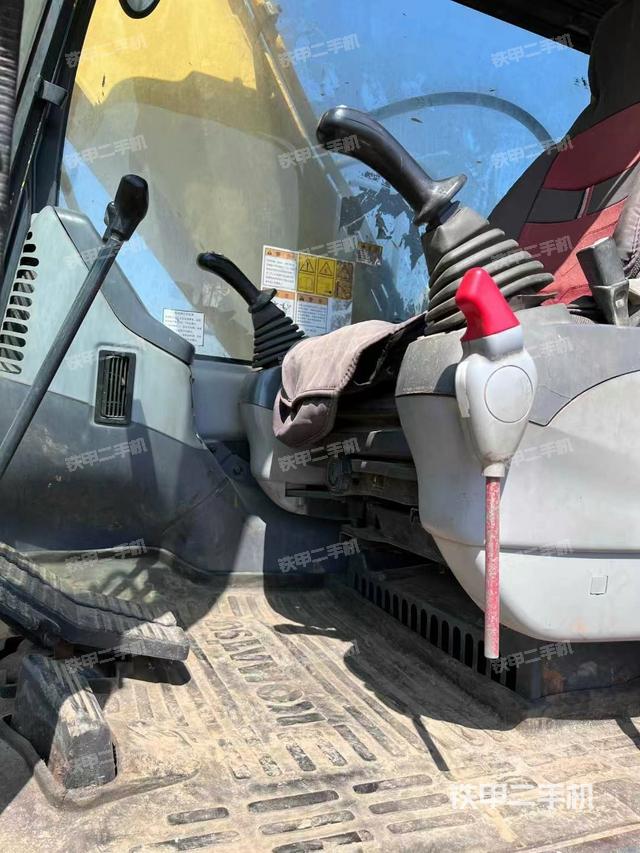 驾驶室整体（整机外观）