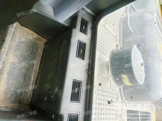 后窗玻璃角标（驾驶室部分）