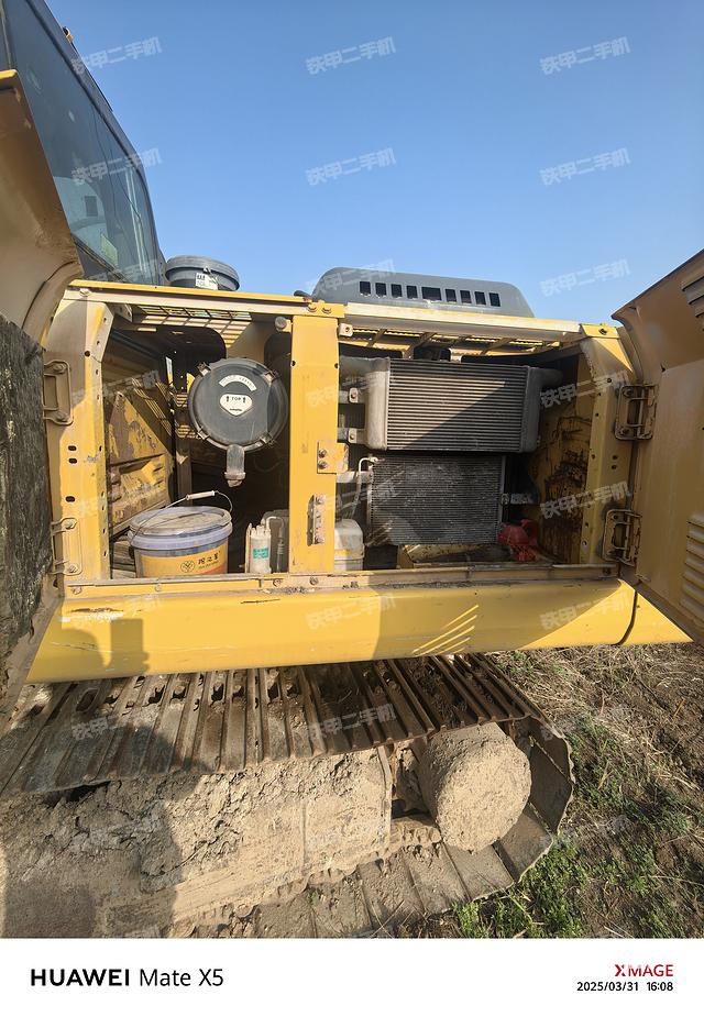 液壓泵艙室正面整體(整機(jī)外觀) 液壓泵艙室正面整體(整機(jī)外觀)