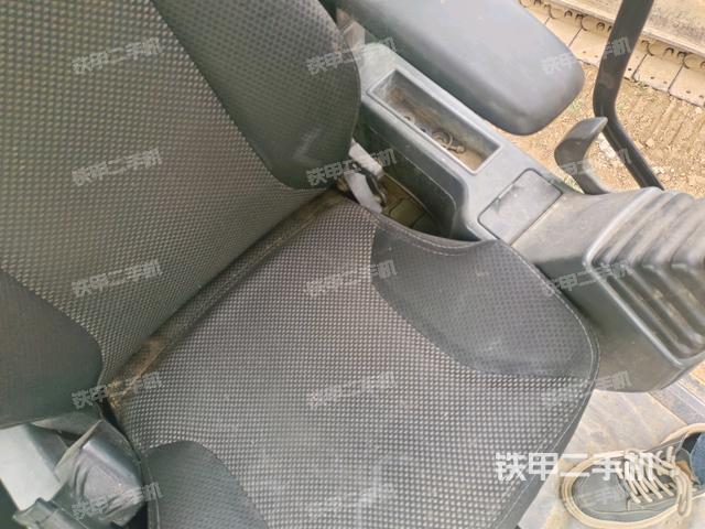 座椅左侧控制台/音响/含左手柄（驾驶室部分）