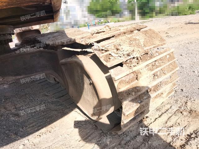 右导向轮(行走机构) 右导向轮(行走机构)