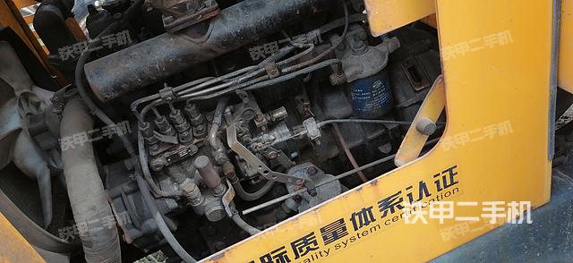 發(fā)動機右側（整機外觀及大件）