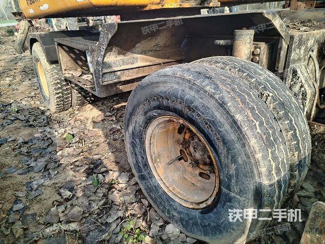 左側(cè)履帶整體?(行走機(jī)構(gòu)) 左側(cè)履帶整體?(行走機(jī)構(gòu))