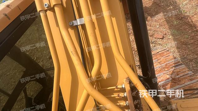 大臂背部俯視（工作和回轉(zhuǎn)裝置）