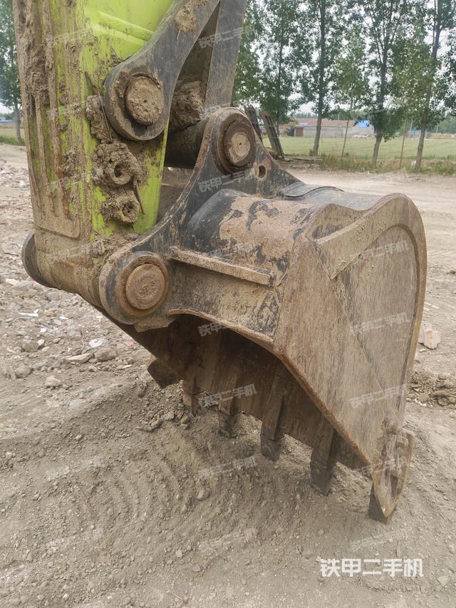 铲斗右后整体（工作和回转装置）