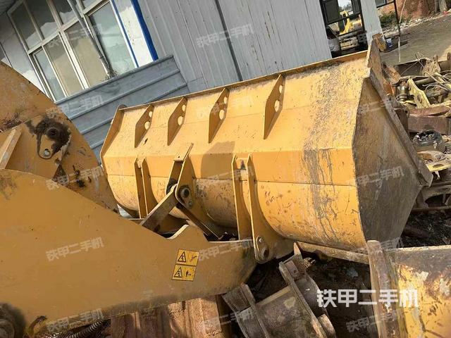 工作裝置整體(整機(jī)外觀及大件) 工作裝置整體(整機(jī)外觀及大件)