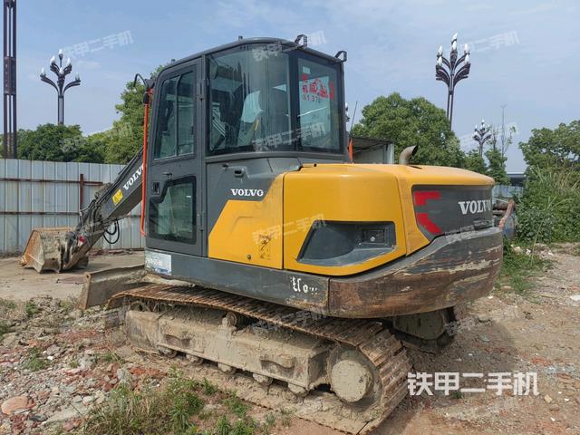 沃爾沃EC75DAG挖掘機