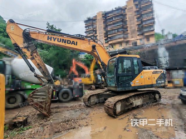 現(xiàn)代R215LVS挖掘機