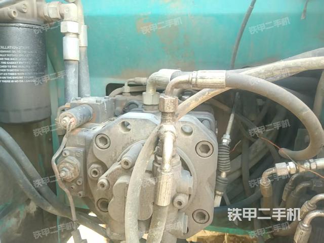 液壓泵艙室正面整體(整機外觀) 液壓泵艙室正面整體(整機外觀)