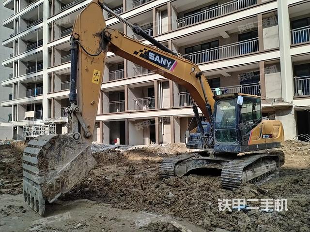 三一重工SY215C挖掘機