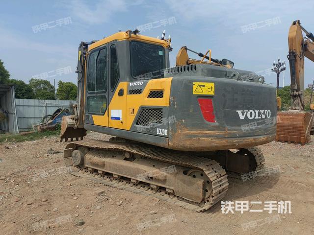 整機(jī)右后45°(整機(jī)外觀) 整機(jī)右后45°(整機(jī)外觀)