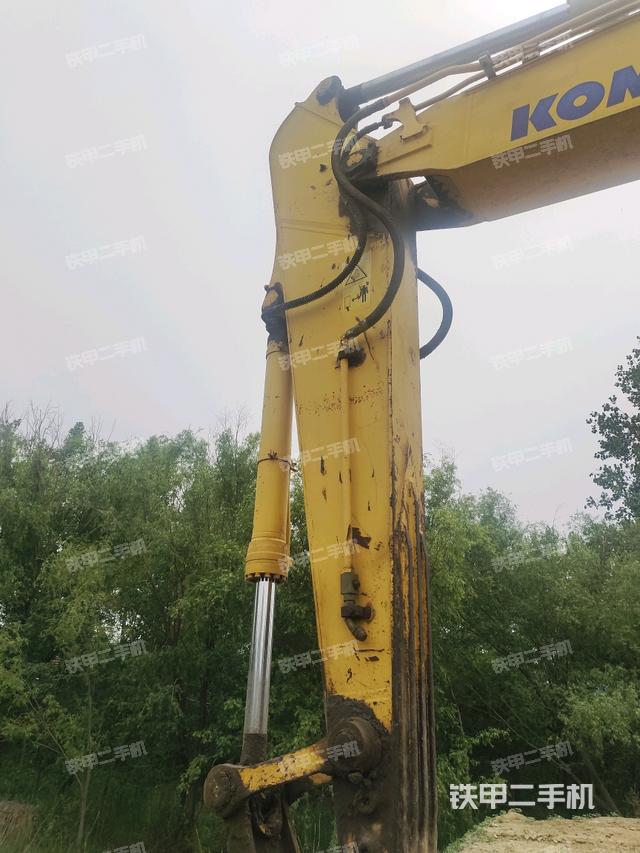 小臂整體左后(工作和回轉(zhuǎn)裝置) 小臂整體左后(工作和回轉(zhuǎn)裝置)