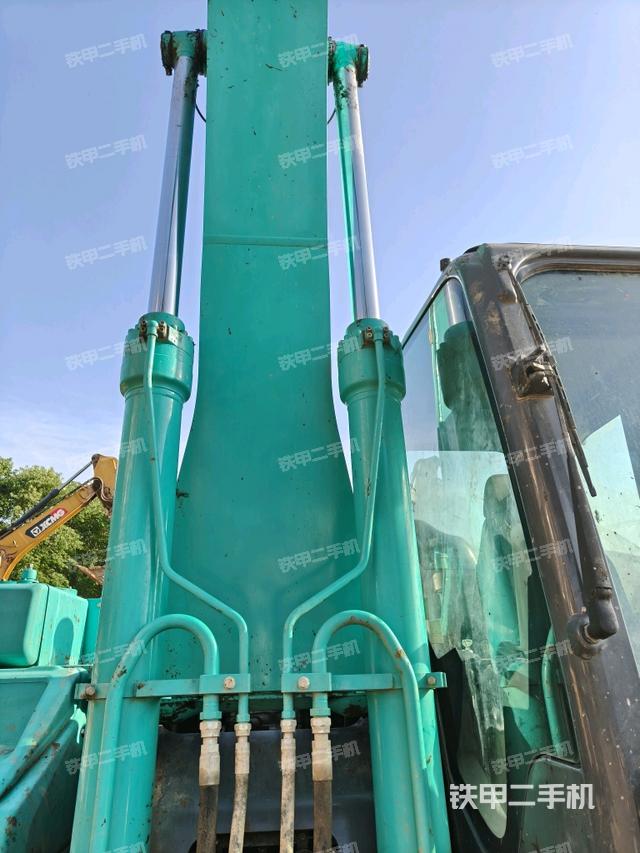 大臂油缸整體?豎拍（工作和回轉(zhuǎn)裝置）