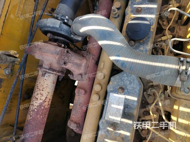 气门室盖螺丝特写(上车部件) 气门室盖螺丝特写(上车部件)