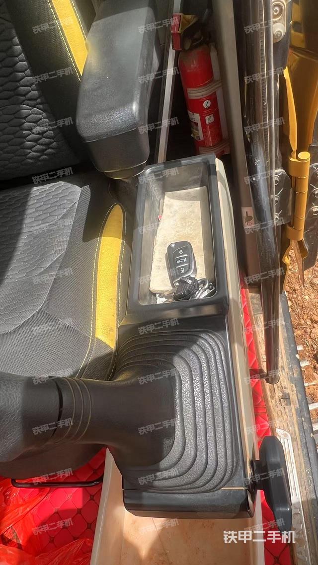 座椅左側(cè)控制臺(tái)/音響/含左手柄（駕駛室部分）