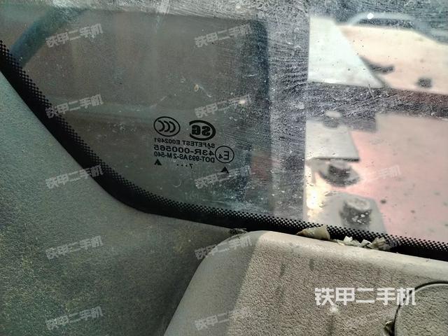 后窗玻璃角標(biāo)(駕駛室部分) 后窗玻璃角標(biāo)(駕駛室部分)