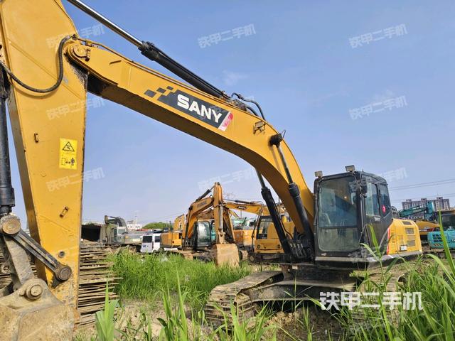 三一重工SY245H挖掘機(jī)