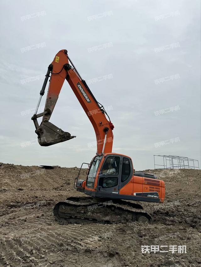 斗山DX215-9C挖掘機(jī)