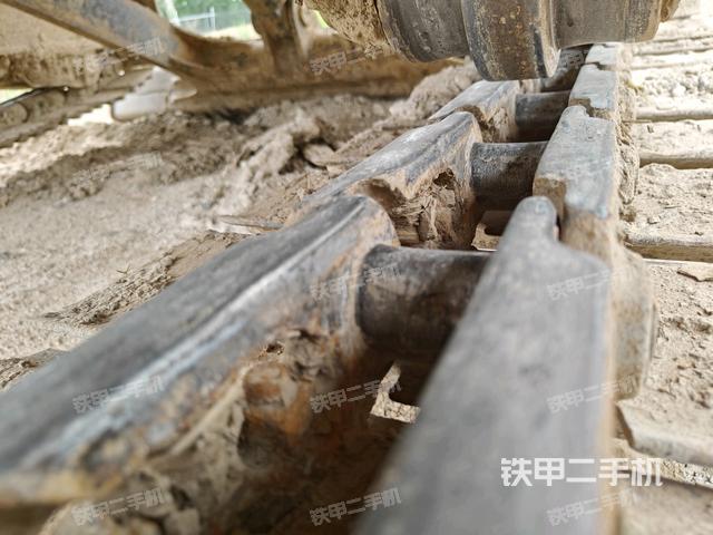 右側(cè)行走馬達(dá)蓋板(行走機(jī)構(gòu)) 右側(cè)行走馬達(dá)蓋板(行走機(jī)構(gòu))