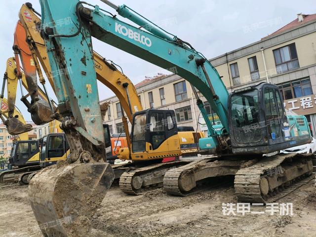 神鋼SK210LC-8挖掘機