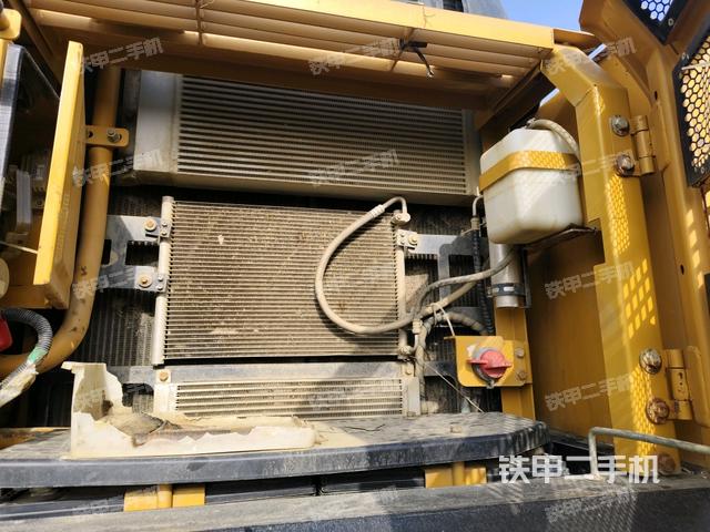 散热器正面(大件舱室) 散热器正面(大件舱室)