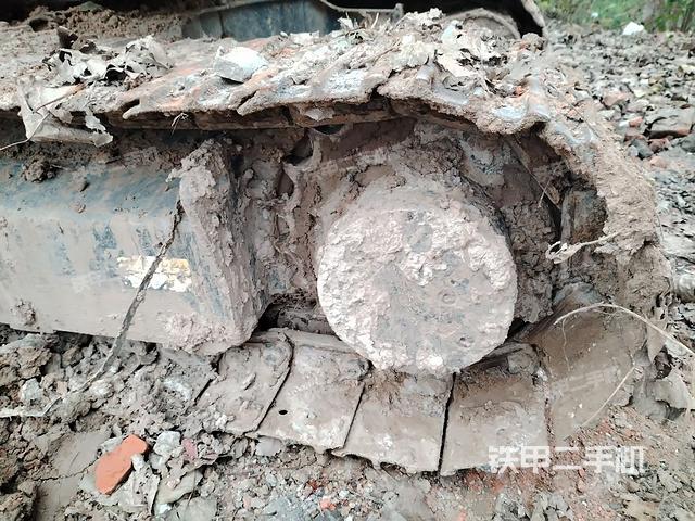 右驅(qū)動(dòng)輪（行走機(jī)構(gòu)）