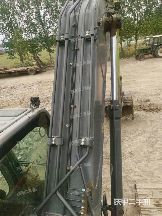 大臂背部俯视（工作和回转装置）