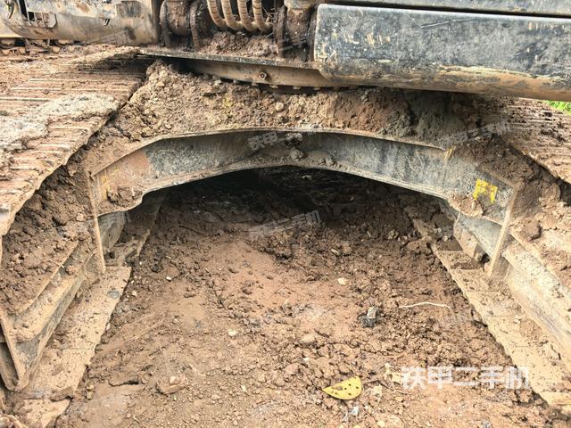 大臂根部 斜视(工作和回转装置) 大臂根部 斜视(工作和回转装置)