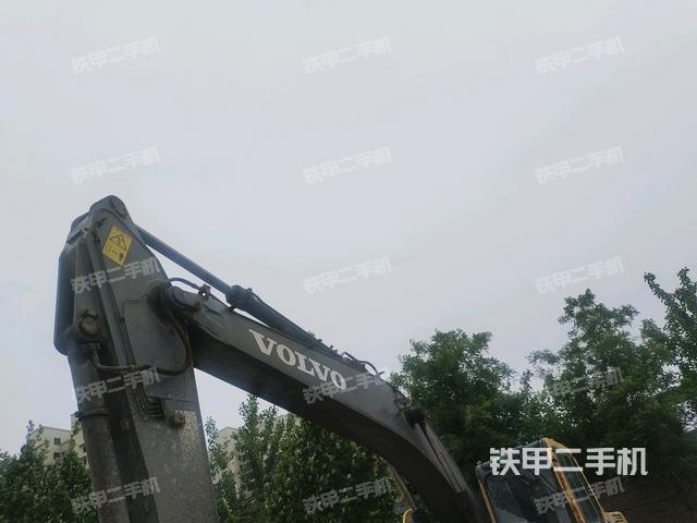 小臂整體右前(工作和回轉(zhuǎn)裝置) 小臂整體右前(工作和回轉(zhuǎn)裝置)