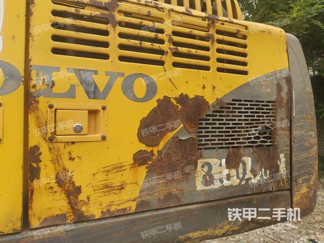 散熱器正面(大件艙室) 散熱器正面(大件艙室)