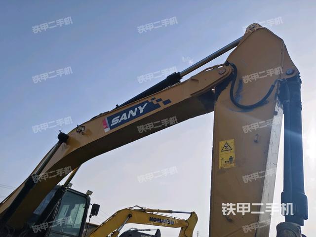 大臂整体 右侧(工作和回转装置) 大臂整体 右侧(工作和回转装置)