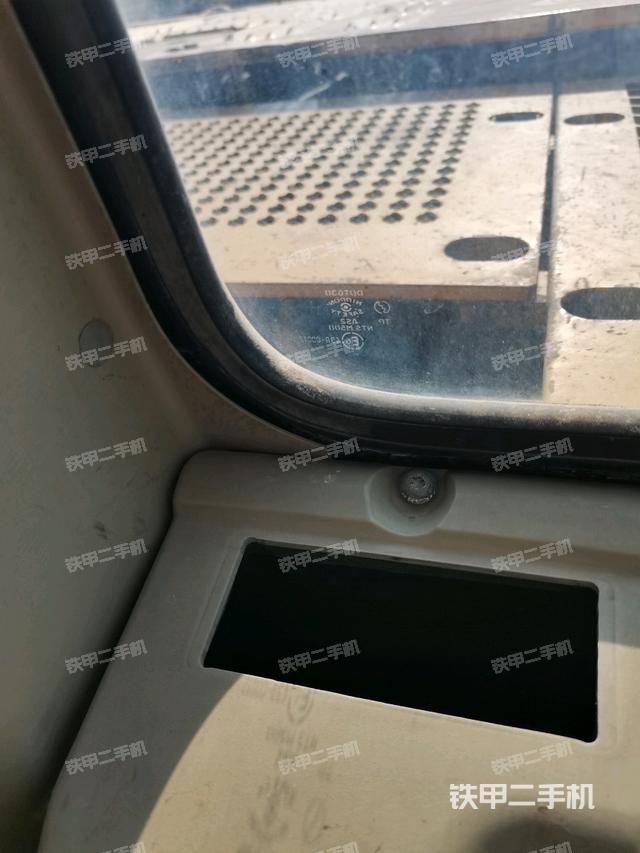 后窗玻璃角标(驾驶室部分) 后窗玻璃角标(驾驶室部分)