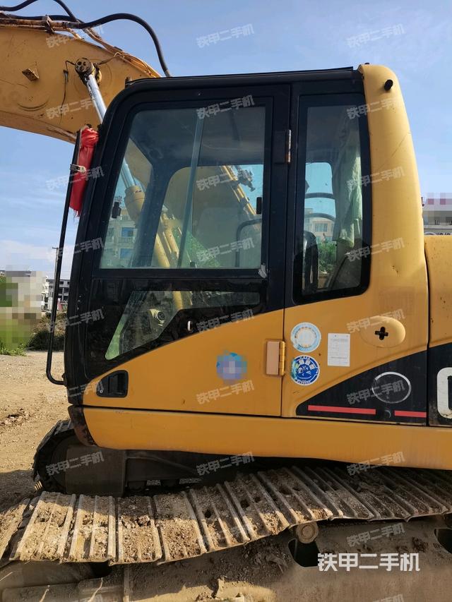 驾驶室正侧(驾驶室部分) 驾驶室正侧(驾驶室部分)