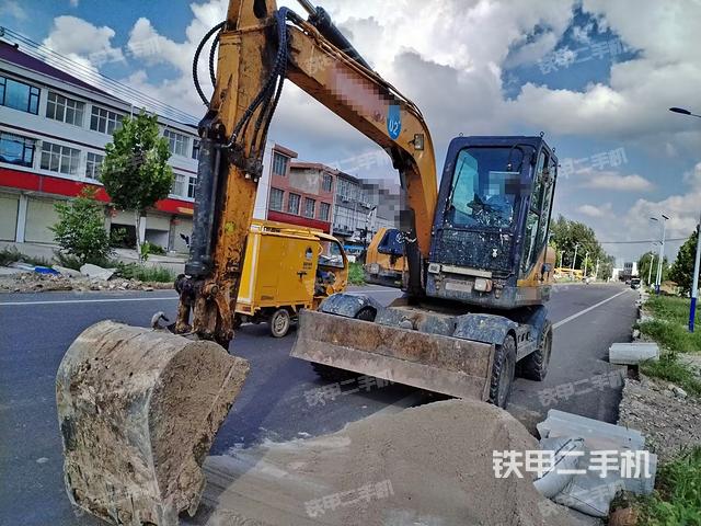 新源XYB75W-9挖掘機